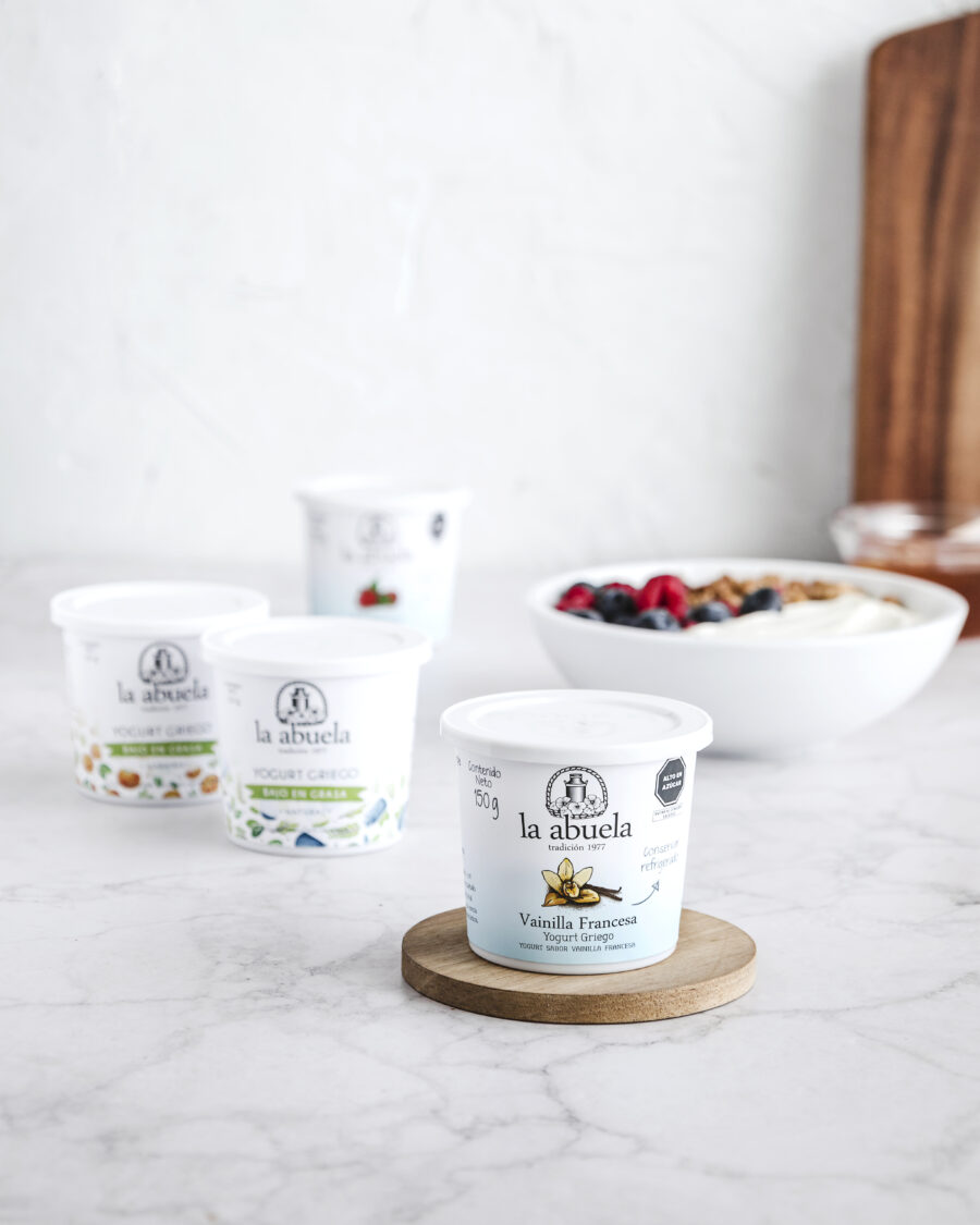 Yogurt Griego Bajo en grasa  Sabor Variado 150gr Caja x 12